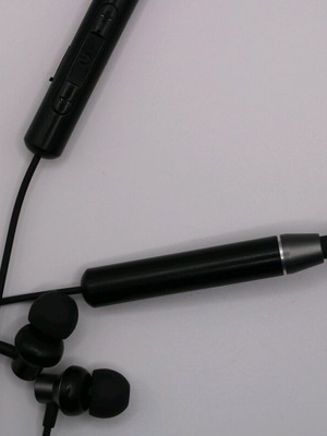 XO wireless earbuds like new
