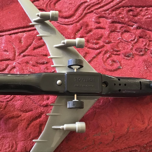 Plastic airplane sealed 17cm x 17cm