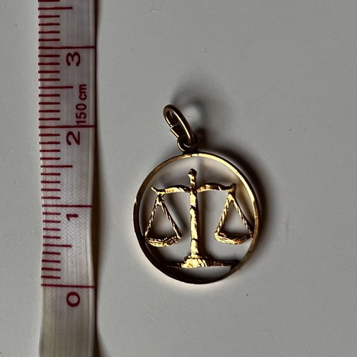 Zodiac motif necklace Libra in 14K gold like new
