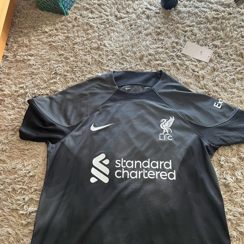 Liverpool black jersey like new, size medium