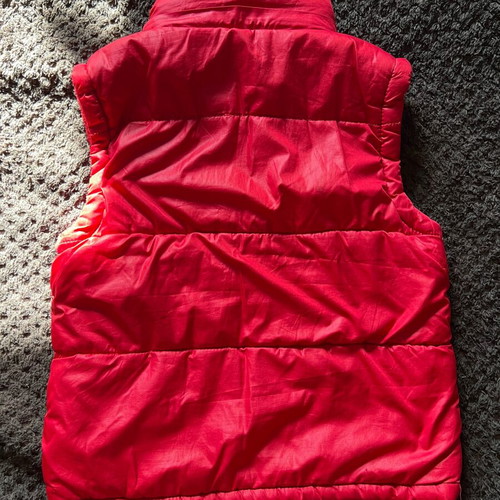 Sleeveless jacket for boy 6 years old used, red