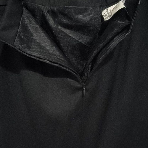 Black pencil skirt new, size L small