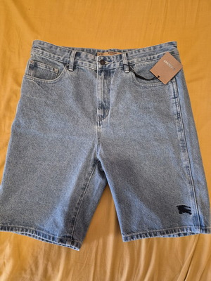 Burberry x Supreme SS22 denim shorts like new, size 36