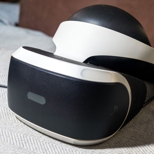 Sony PlayStation VR goggles with camera and 2 Move controllers