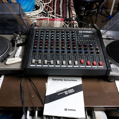 Technics SL-1200MK2 set used with Inkel mixer and professional speakers