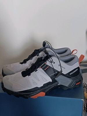 Salomon Ultra X 40W Gore-Tex αθλητικά σαν καινούργια, μαύρο και γκρι