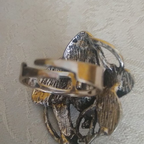 Ring with purple stones like new, adjustable opening