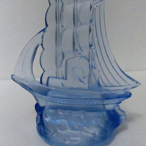 Decorative glass sailboat Nelson Art Deco 1935 like new