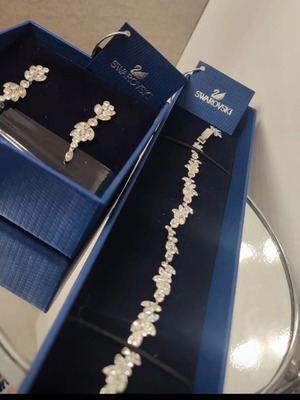 Swarovski σετ βραχιόλι και σκουλαρίκια καινούργιο, ασημί