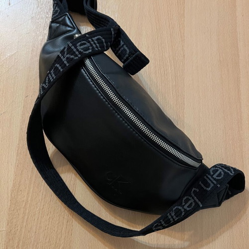 Calvin Klein Banana Bag like new, black
