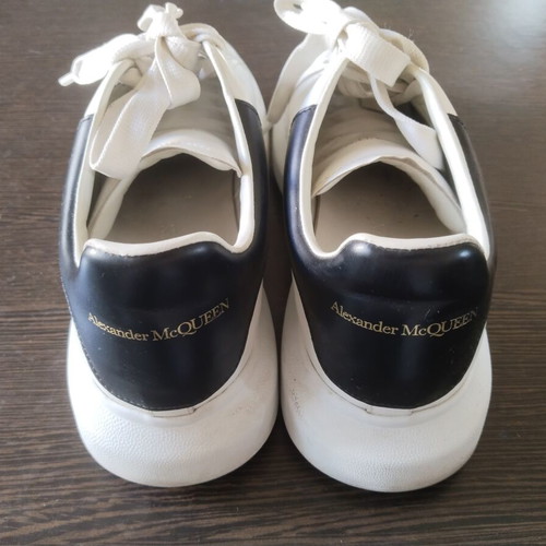 Alexander McQueen leather sneakers size 41 like new black and white