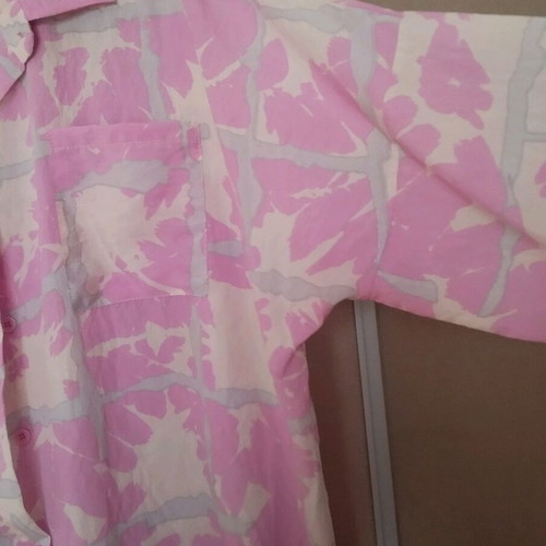 Women's shirt in relaxed fit, like new, size M