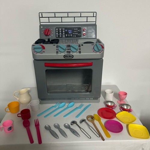 Little Tikes First Appliance oven used with accessories