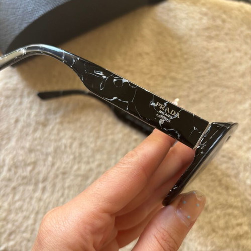 Prada Cat Eye Sunglasses Marble Effect Like New with Case