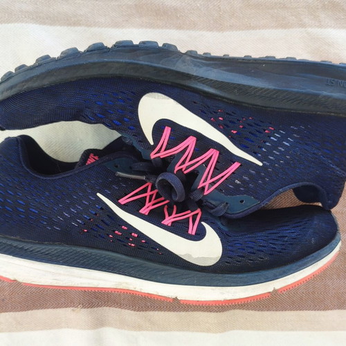 Nike Air Zoom Winflo 5 running shoes size 40 used, blue and pink
