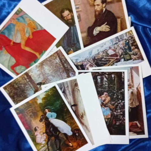 Small album with paintings from Tretyakov Gallery like new, deluxe edition