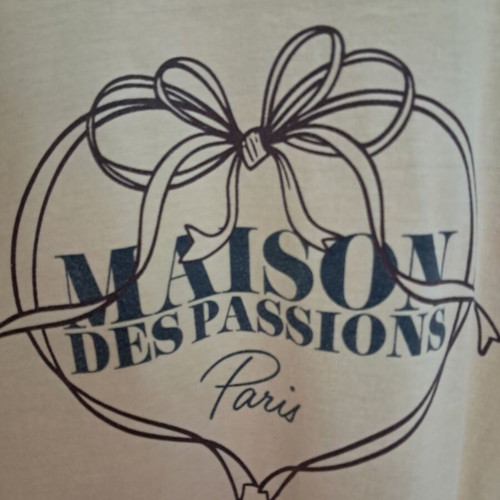 Hoxton Yellow Cotton T-shirt Large Xlarge like new with French print