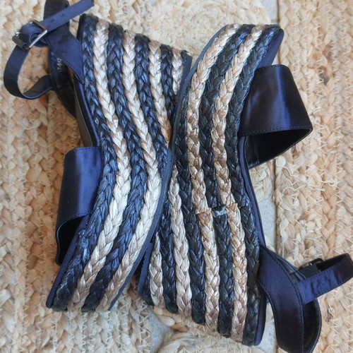 FlyFor Espadrille Platform Sandals like new, size 37, black and beige