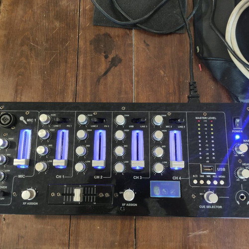 Skytec STM-3005REC audio mixer like new