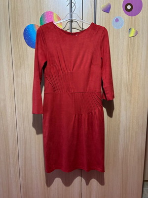 Coral dress Sarah Lawrence like new, soft suede-like texture, size M
