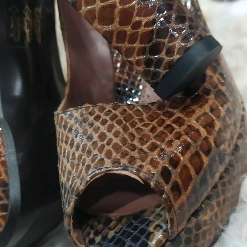 Arte Piedi snakeskin leather pumps like new, size 38