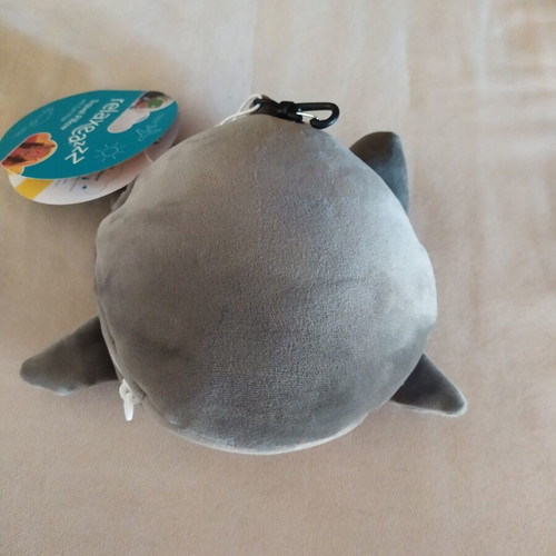 Travel pillow and eye mask Puckator Relaxeazzz Dexter the Bat new