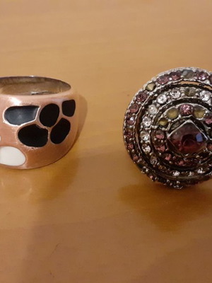 Rings set of 2, one with adjustable closure