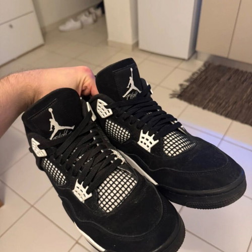 Air Jordan 4 White Thunder sneakers size 45