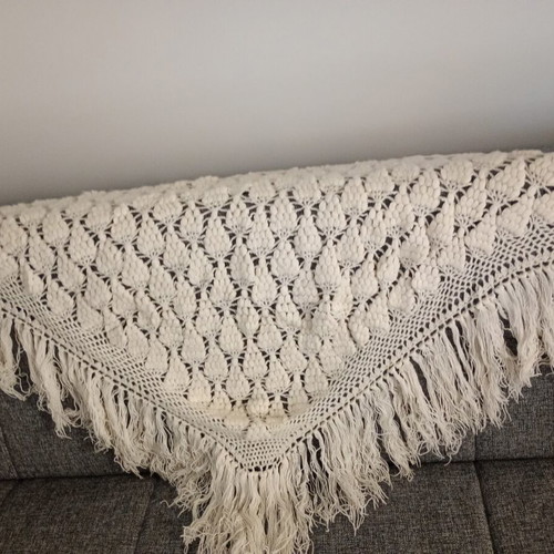 Knitted throws like new