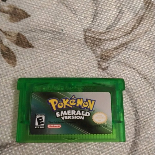 Pokémon Emerald repro like new for Game Boy Advance