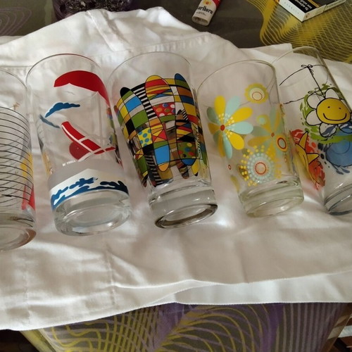Collectible glasses set of 7, new