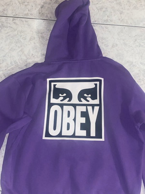 Obey hoodie almost like new, size L, purple