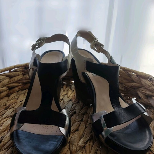 Clarks Rosalie Petal women's leather sandals like new, size 41