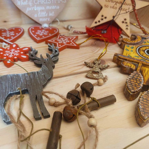Wooden vintage Christmas ornaments used, pack