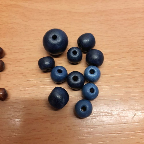Beads brown and blue new, brown wooden