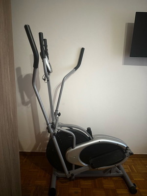 Elliptical machine like new for home cardio workout