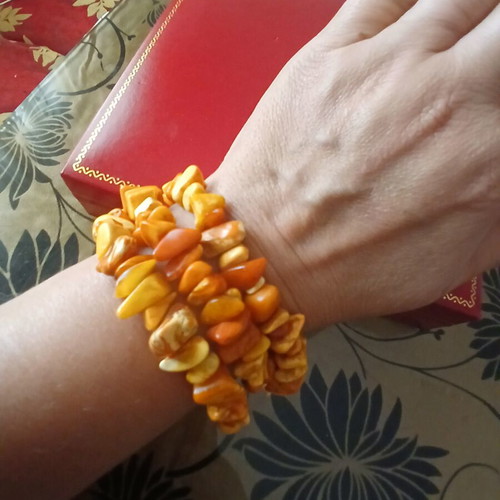 Necklace of genuine amber in cream honey color, 65 cm, 46 grams