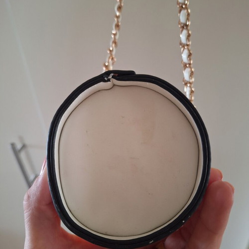Moschino shoulder bag like new with straw, white and red