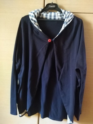 Cardigan like new blue with checkered hood and balloon design