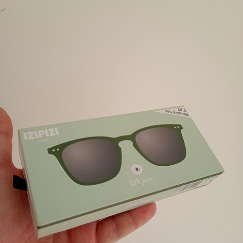 Izipizi Sun Junior Glasses Case and Box like new