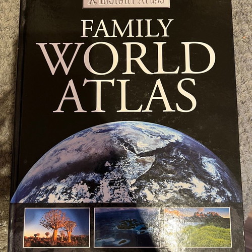 Family World Atlas Special Edition coffee table book like new