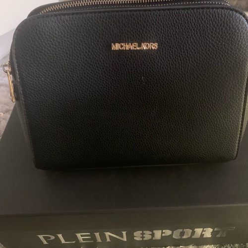 Women's shoulder bag black like new