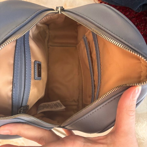 Guess backpack like new, blue and purple, everyday convenient