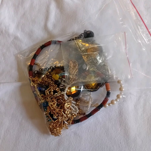 Bijoux used, assorted pack