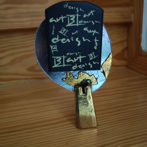Luxury battery table clock handmade with aluminum and brass