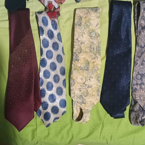 Ties like new, pack of 24, various fabrics and silk