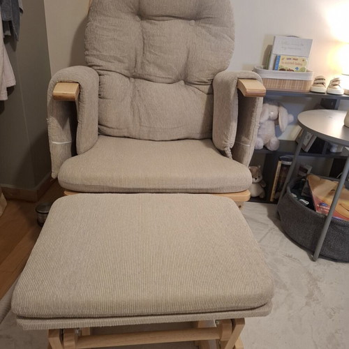Sofia Nursing Chair with Footrest like new