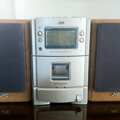 Mini stereo system JVC used with detachable speakers