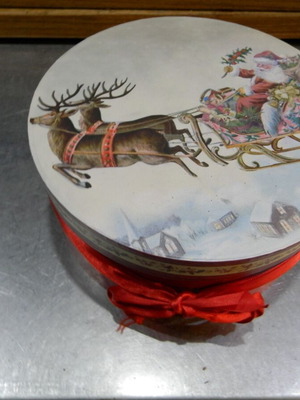 Metal box Santa Claus on sleigh like new