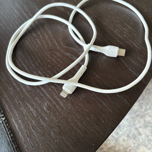 Charging cable for iPhone 12 like new